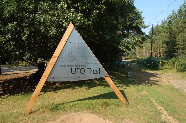 UK's Most Famous UFO Sighting Was Just a Hallucinogen-Induced Military Experiment, New Book Claims - Sputnik International