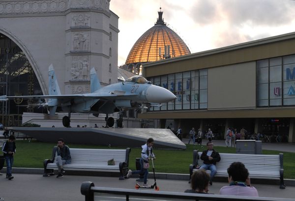 The Space pavilion (No 34) and a Su-27 multipurpose fighter jet at VDNKH park in Moscow.    - Sputnik International