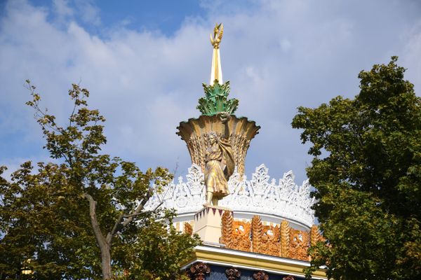 The 'Agriculture' pavilion at VDNKH park in Moscow.  - Sputnik International