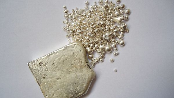 Silver ingot and granules - Sputnik International
