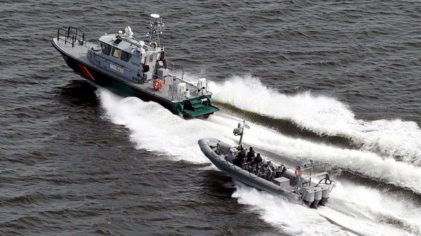 Boats of the Finnish Border Guard patrol the waters outside Helsinki - Sputnik International