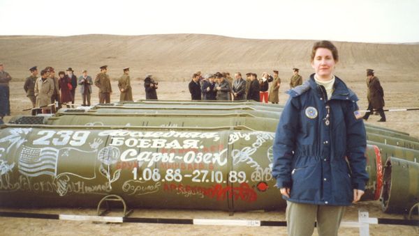 Ambassador Eileen Malloy Witnesses the Elimination of the Last Soviet Short-Range Missiles Under the INF Treaty. - Sputnik International