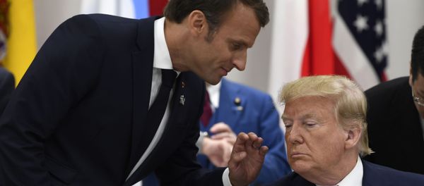 French President Emmanuel Macron speaks with President Donald Trump - Sputnik International