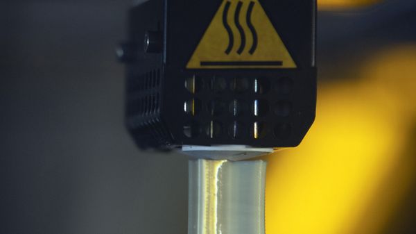 An aircraft part prints on the Stratasys F900 three-dimensional printer Aug. 15, 2019, at Travis Air Force Base, California.  - Sputnik International
