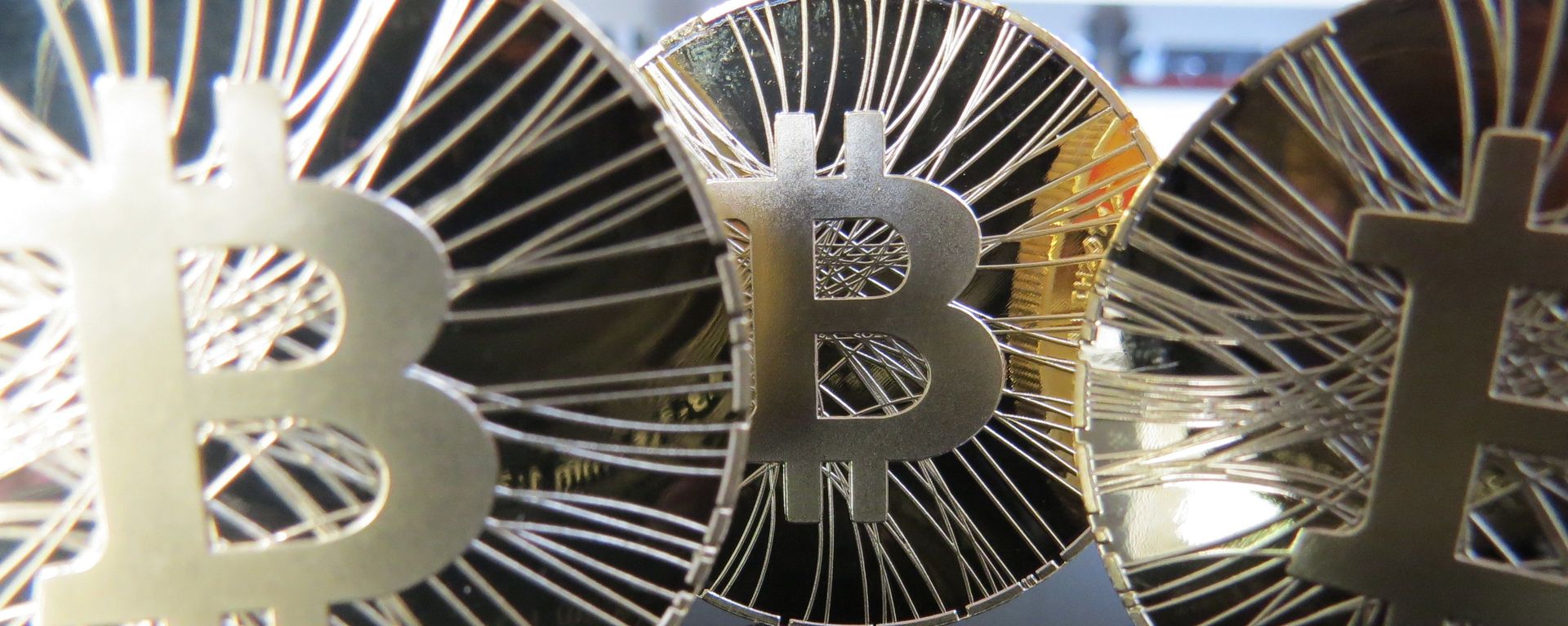 An artist's concept of gold Bitcoin coins An artist's concept of gold Bitcoin coins - Sputnik International, 1920, 08.02.2021