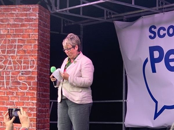 Alastair Campbell and Jess Phillips Slam Boris Johnson at Edinburgh People's Vote Rally Alastair Campbell and Jess Phillips Slam Boris Johnson at Edinburgh People's Vote Rally - Sputnik International