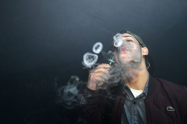US Health Agency Says Vaping-Related Death Toll Hits 42, Lung Injuries Near 2,200 - Sputnik International