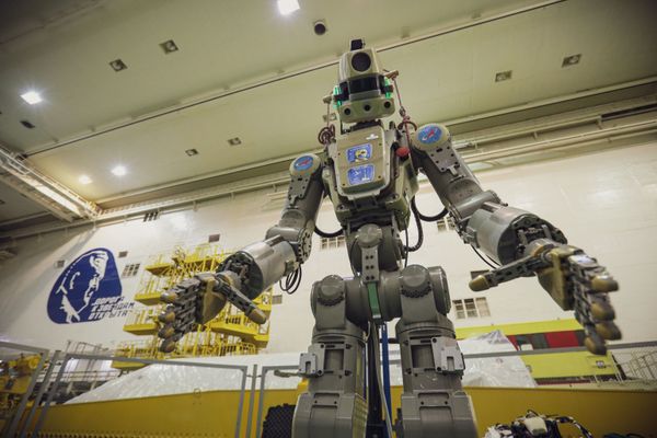 Robot Skybot F-850 is being prepared for a space launch at the Baikonur Cosmodrome - Sputnik International