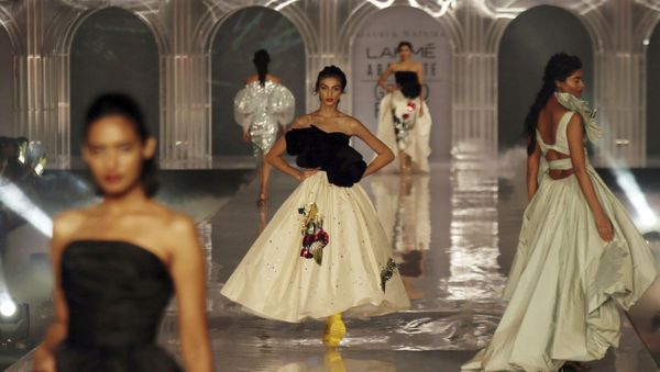 Models walk the ramp during a Grand Finale show displaying the collection of designer Gauri & Nainika at Lakme Fashion Week in in Mumbai, India, Sunday, August 25, 2019.  - Sputnik International