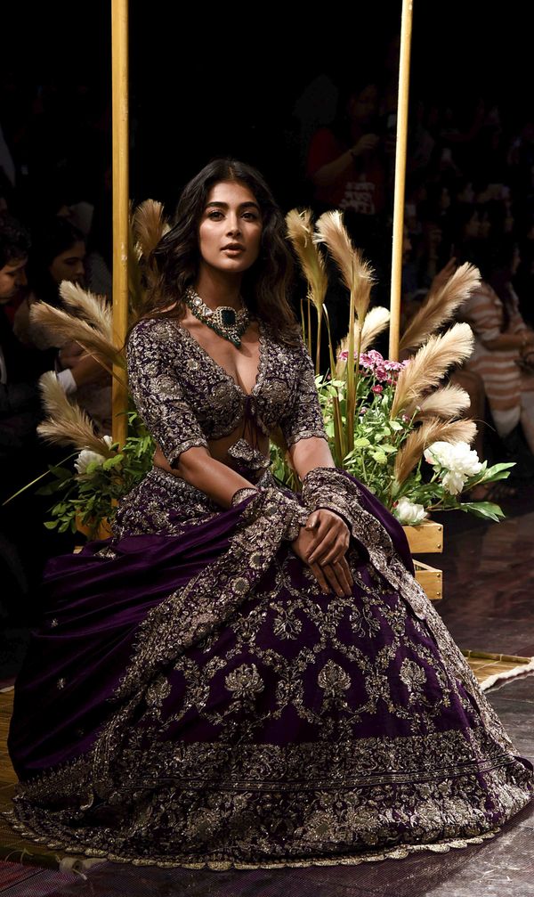Indian Bollywood actress Pooja Hegde presents a creation by designer Jayanti Reddy at Lakme Fashion Week (LFW) Winter-Festive 2019 in Mumbai on 23 August 2019. - Sputnik International