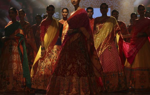 Locked Down Due to COVID-19, Indian Fashion Designers Find Silver Lining in Their Passion Locked Down Due to COVID-19, Indian Fashion Designers Find Silver Lining in Their Passion - Sputnik International