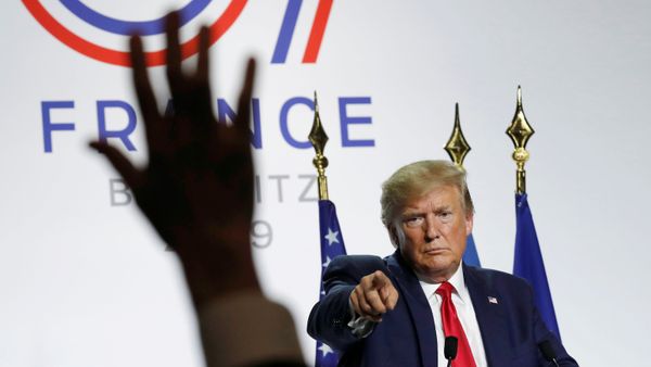 U.S. President Donald Trump gestures during his news conference at the end of the G7 summit in Biarritz, France - Sputnik International