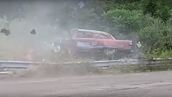 US Racer Loses Control, Flips Car During Event - Sputnik International