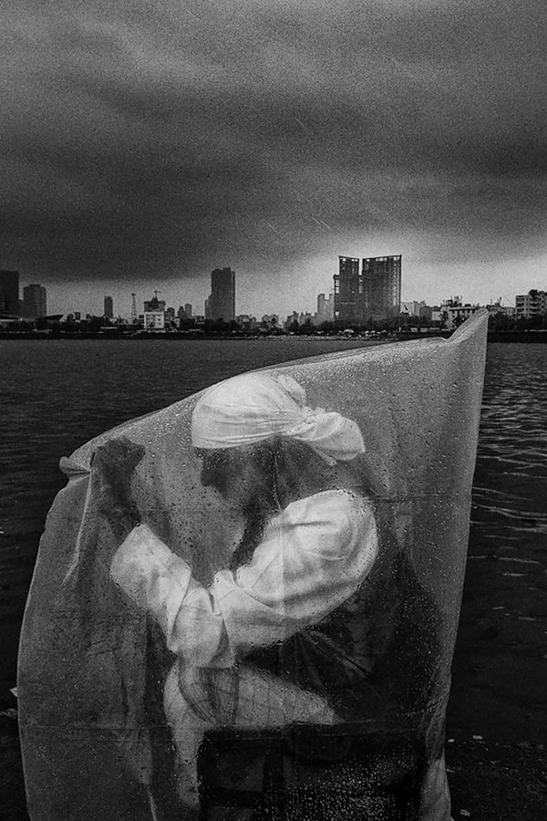 The winning photo by Indian photographer Swarat Ghoshin in the Photo series category - Sputnik International