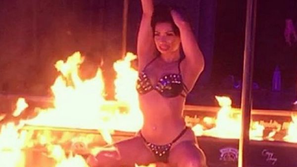 A strip club had to be evacuated after a performance by a 'Miss Nude Australia' contestant went wrong - Sputnik International