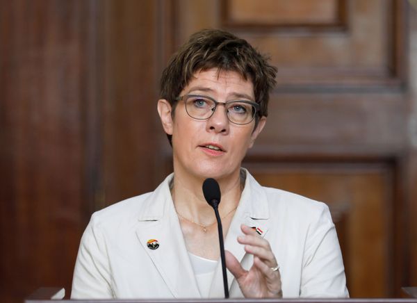 Merkel’s Possible Successor Kramp-Karrenbauer Under Fire as Time Ticking for German State Elections - Sputnik International