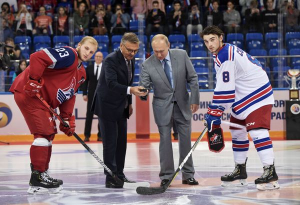 President of the International Ice Hockey Federation René Fasel and Russian President Vladimir Putin during the opening ceremony of the Sirius Junior Club World Cup in Sochi. - Sputnik International