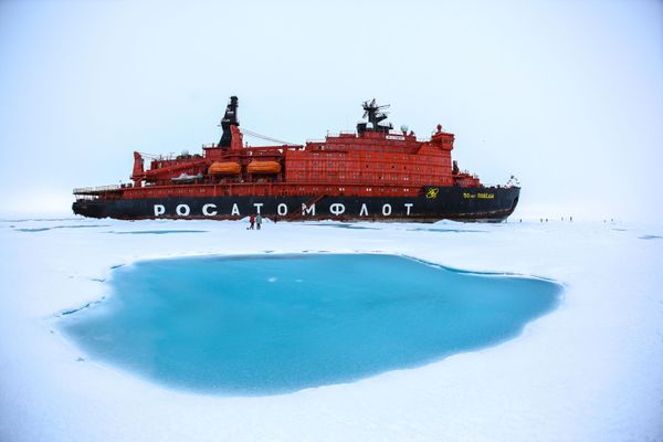 Nuclear-powered 'Fifty Years of Victory' icebreaker with 70 schoolchildren onboard returns from a voyage to the North Pole - Sputnik International