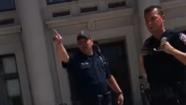 US Cop Placed on Administrative Leave After Punching Student  - Sputnik International