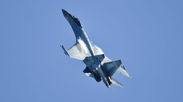 Russian multipurpose Su-35 jet performs at the MAKS-2019 international aviation and space show in Zhukovsky outside Moscow. - Sputnik International