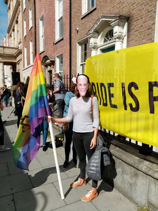 'Disco at the Dail': Pence's Visit to Ireland Met With Small Rainbow-Coloured Resistance - Sputnik International