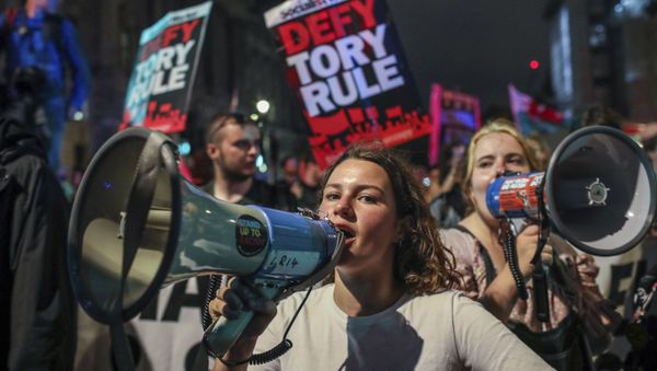 Protesters outside the House of Commons, London, Tuesday, Sept. 3, 2019 - Sputnik International