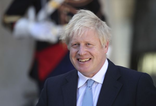 Only a Hypocrite Can Vote Tory and Say They Support the NHS Only a Hypocrite Can Vote Tory and Say They Support the NHS - Sputnik International