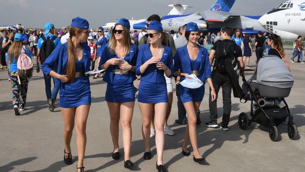 Girls at the MAKS-2019 international aviation and space show in Zhukovsky outside Moscow - Sputnik International