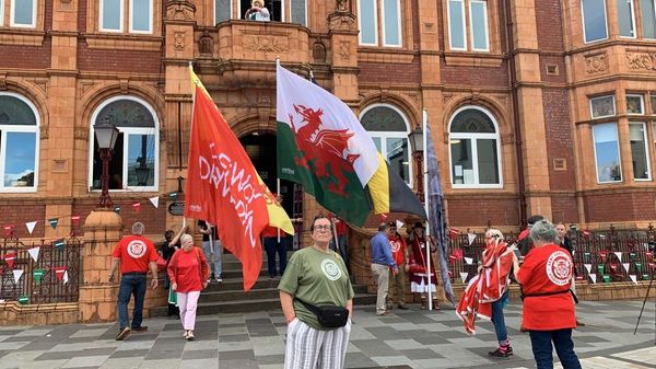 Welsh Independence Supporters March Under One Banner In Merthyr Tydfil - Photos - Sputnik International