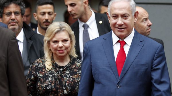 Israel's Prime Minister Benjamin Netanyahu and his wife Sara Netanyahu walk out after their meeting with French Finance Minister Bruno Le Maire, second from left, at Bercy Economy Ministry, in Paris, Wednesday, 6 June 2018. Israel's Prime Minister Benjamin Netanyahu and his wife Sara Netanyahu walk out after their meeting with French Finance Minister Bruno Le Maire, second from left, at Bercy Economy Ministry, in Paris, Wednesday, 6 June 2018. - Sputnik International
