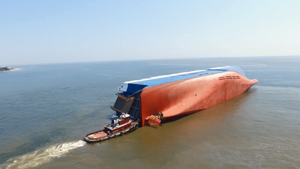 Drone Recording Offers Jaw-Dropping Footage of Capsized Georgia Cargo Ship - Sputnik International