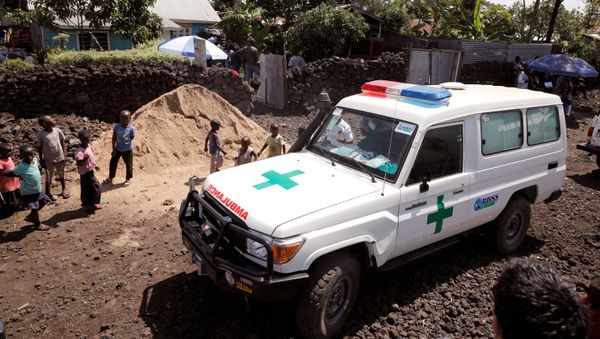 An ambulance waits next to a health clinic to transport a suspected Ebola patient, in Goma in the Democratic Republic of Congo, August 5, 2019 - Sputnik International