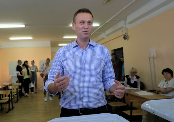 Police Search Apartments of Activists Working With Alexei Navalny's Anti-Corruption Foundation  - Sputnik International