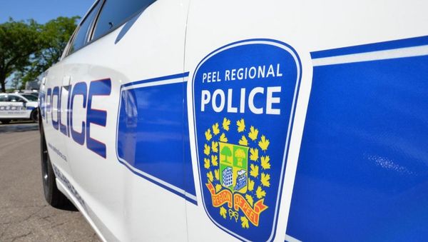 Peel police say at least one person is dead and four people have been taken to hospital after a shooting at a building in Mississauga - Sputnik International