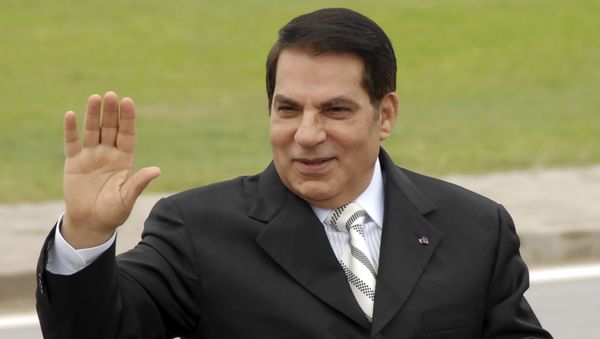 FILE - In this Oct.11, 2009 file photo, then Tunisian President Zine El Abidine Ben Ali waves from his car as he arrives at campaign rally in Rades, outside Tunis. A lawyer for the former Tunisian president ousted in the 2011 Arab Spring says Zine El Abidine Ben Ali has been hospitalized in Saudi Arabia - Sputnik International