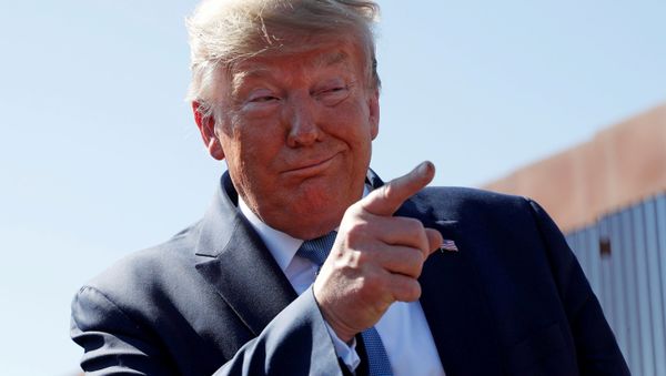 U.S. President Donald Trump gestures during his visit to a section of the U.S.-Mexico border wall in Otay Mesa, California, U.S. September 18, 2019.  - Sputnik International