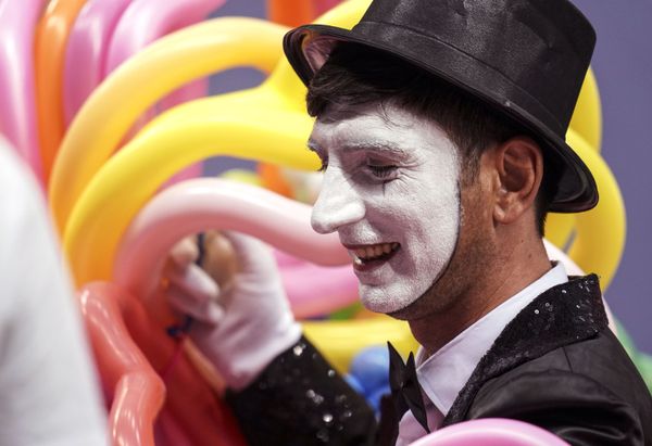 Guests at the championship were entertained by a clown show - Sputnik International