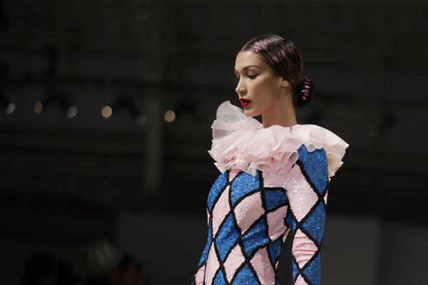 Picasso Painting Made a Reality: Extravagant Models Rock Milan Fashion Week - Sputnik International