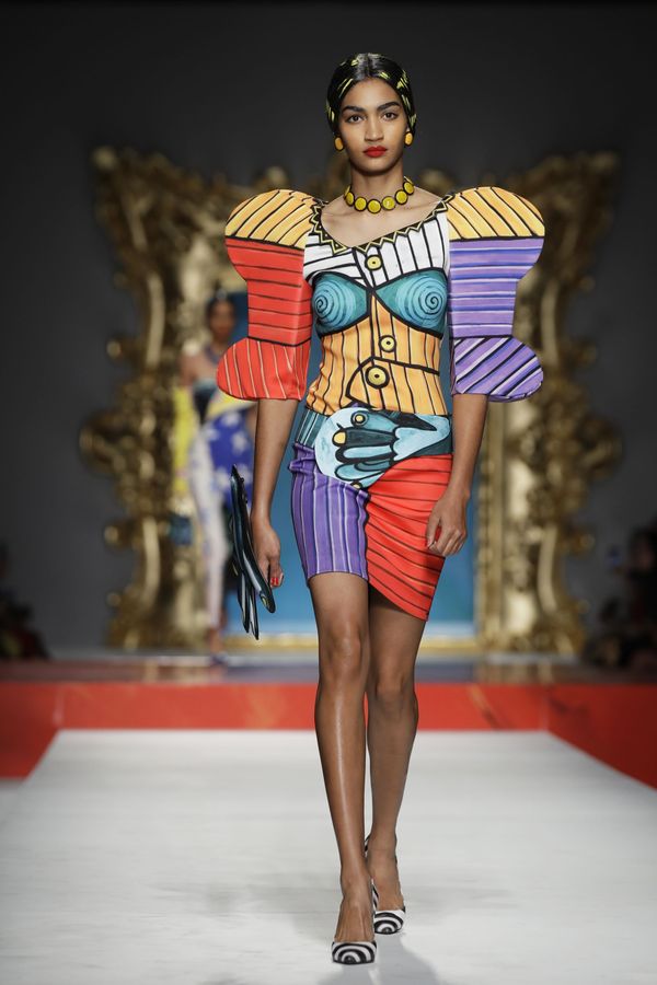 Picasso Painting Made a Reality: Extravagant Models Rock Milan Fashion Week - Sputnik International