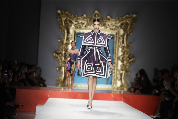 Picasso Painting Made a Reality: Extravagant Models Rock Milan Fashion Week - Sputnik International