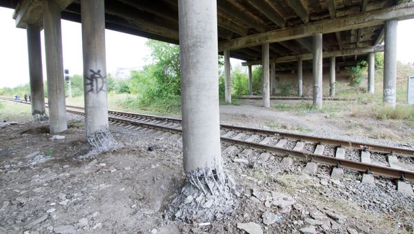 Consequences of the explosion of the bridge in Lugansk - Sputnik International