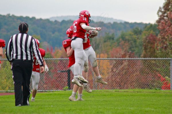 Players collide during an American football match Players collide during an American football match - Sputnik International