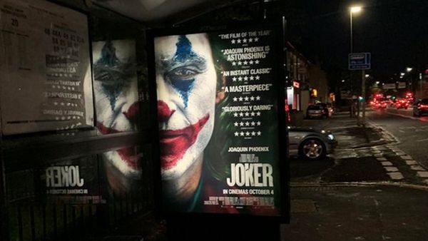 US Army commanders issued a special memo for soldiers and service members, warning of the potential of mass shootings launched by 'incels' during screenings of the upcoming thriller Joker - Sputnik International