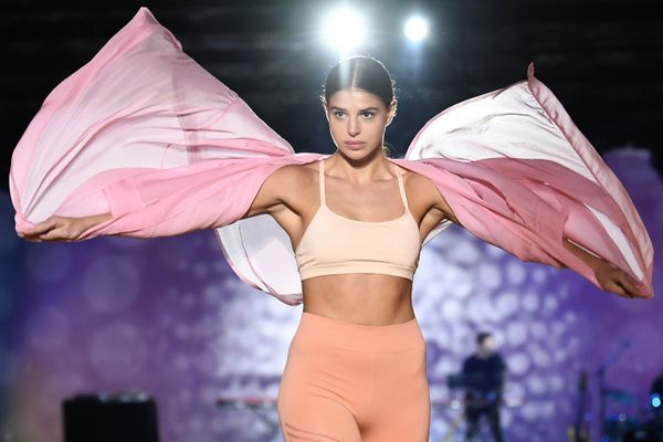 Love Yourself: Beautiful Models Walk on Paris Runway in Sexy Lingerie From Etam - Sputnik International