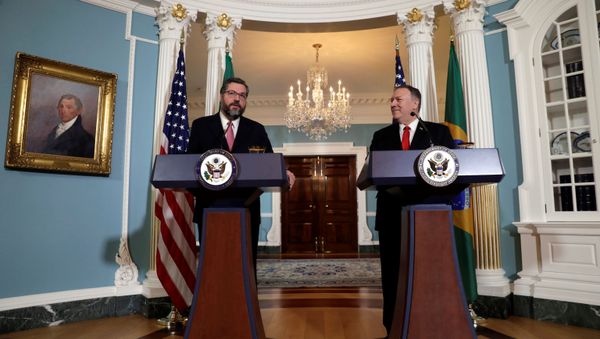 U.S. Secretary of State Mike Pompeo (R) and Brazilian Foreign Minister Ernesto Araujo hold a joint news conference after their meeting at the State Department in Washington, U.S., September 13, 2019 - Sputnik International