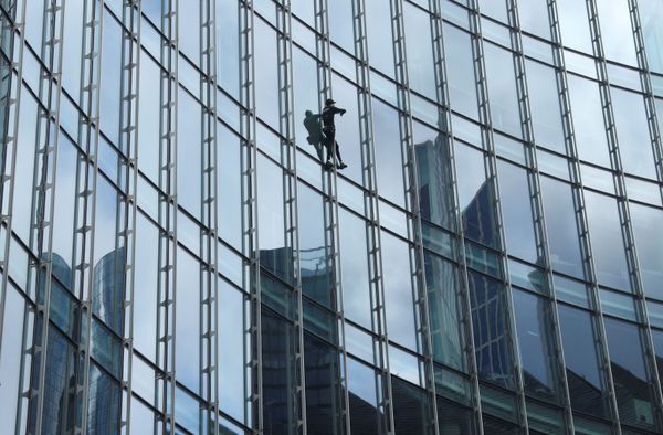 'French Spiderman' Faces Home Invasion Charges After Unauthorised Climb in Germany - Photo 'French Spiderman' Faces Home Invasion Charges After Unauthorised Climb in Germany - Photo - Sputnik International