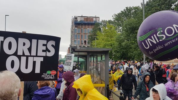Protesters Rally Together Against Boris Johnson and the Conservative Party - Sputnik International