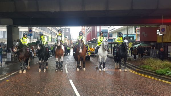 Police Keep Strong Presence Throughout Protests in Manchester Police Keep Strong Presence Throughout Protests in Manchester - Sputnik International