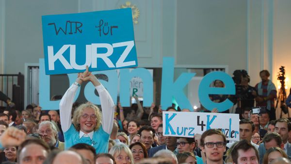 Supporters of Austrian Peoples Party (OeVP) Sebastian Kurz react after the close of the polling stations in Vienna, Austria September 29, 2019. - Sputnik International