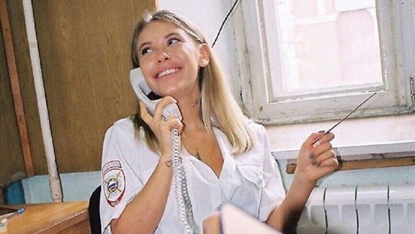 Girl during photo shoot in Tverskoy Internal Affairs - Sputnik International